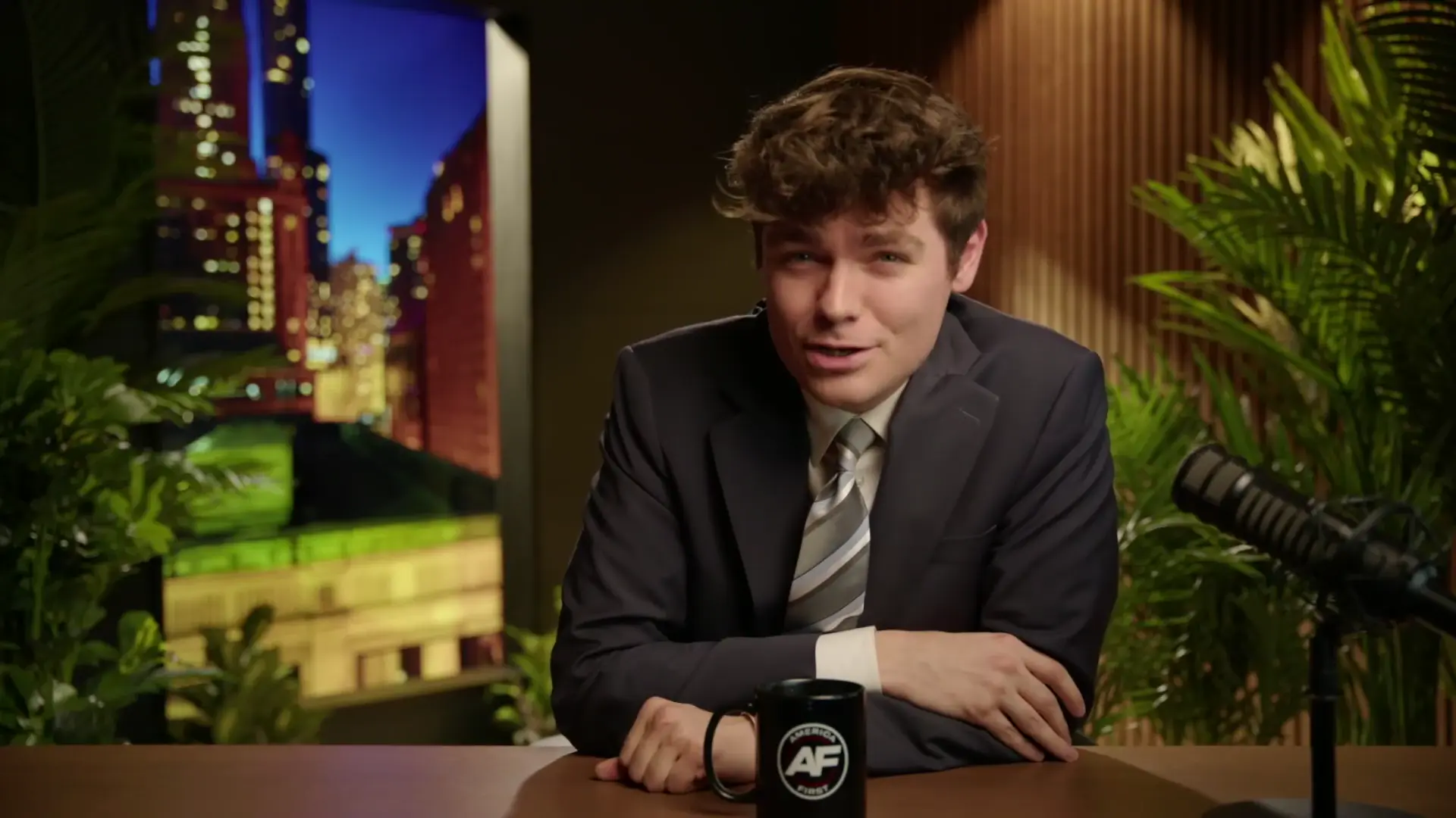 VIVEK FOR GOVERNOR??? Anti-American SCAMMER USURPS MAGA Movement