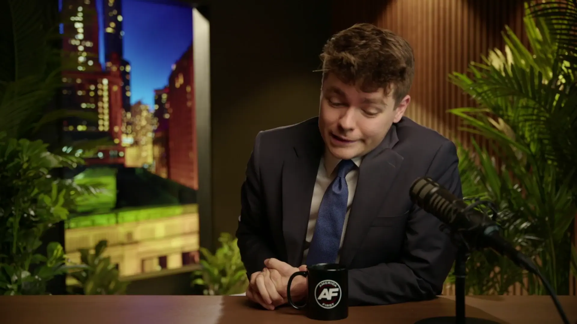 TARIFFS WAR OVER??? Trump SUSPENDS Tariffs For 90 Days, Stocks Rebound