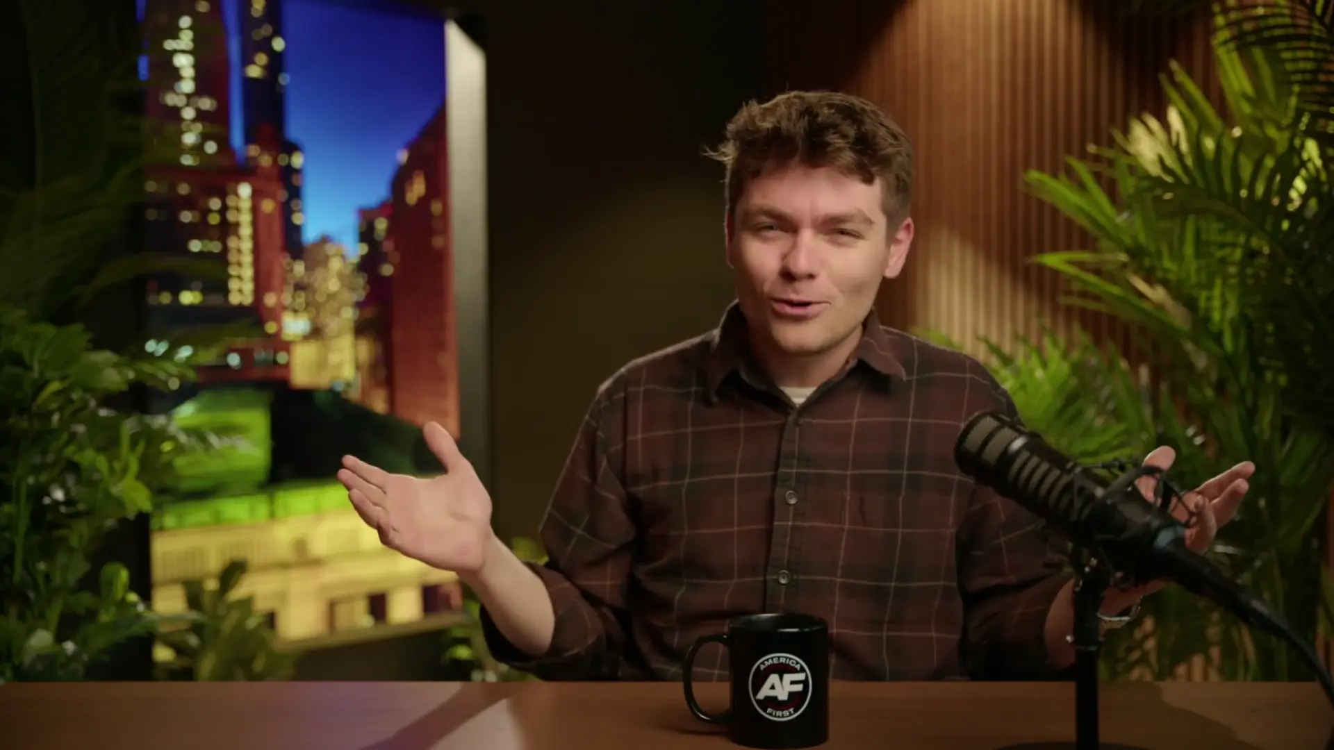 CANDACE HIT JOB FOILED??? Black Karen SHUT DOWN After Incel Stands On Business