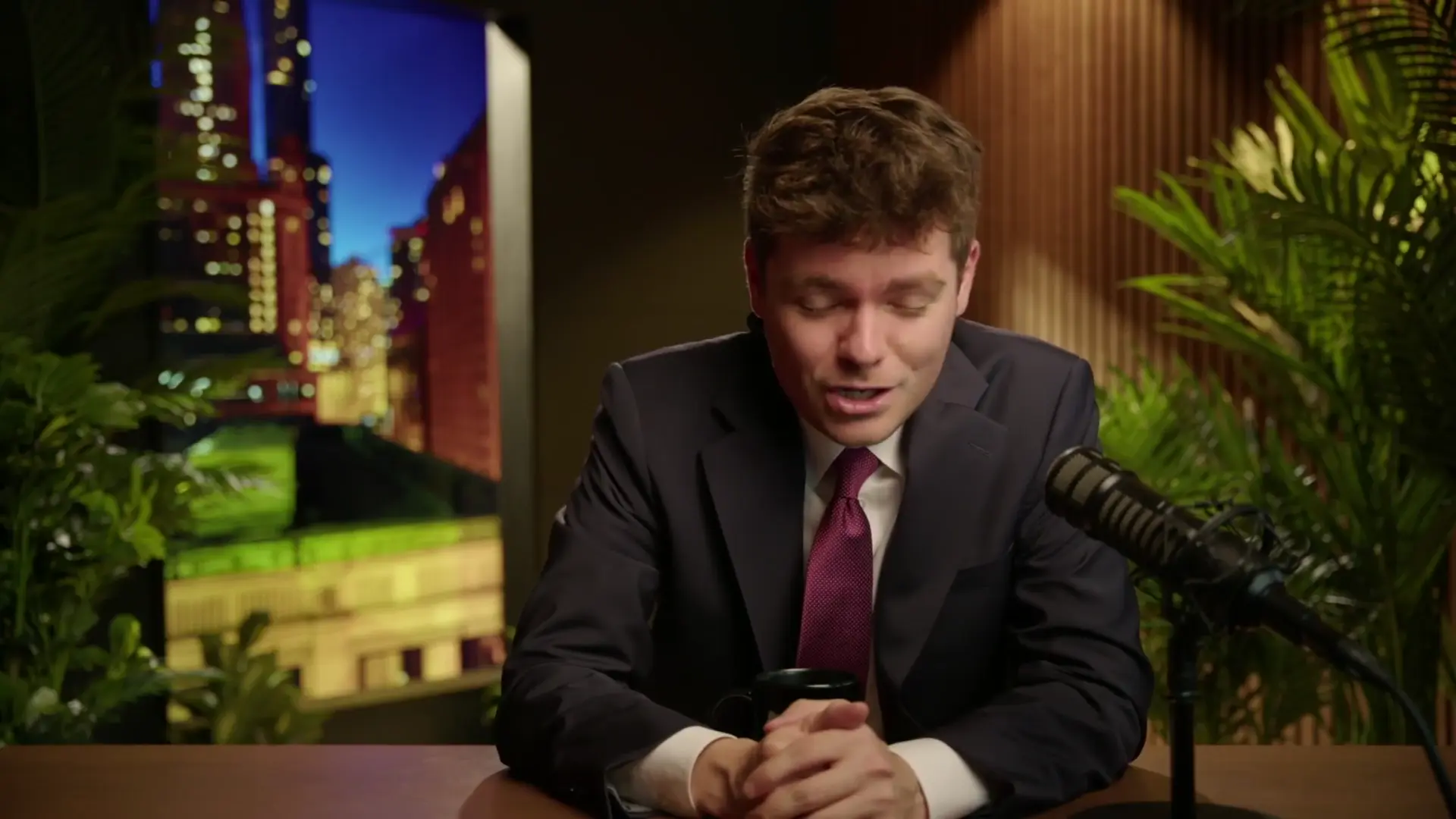 TRUMP SUPPORTS UKRAINE??? Trump THREATENS Russia With MOSCOW STRIKES