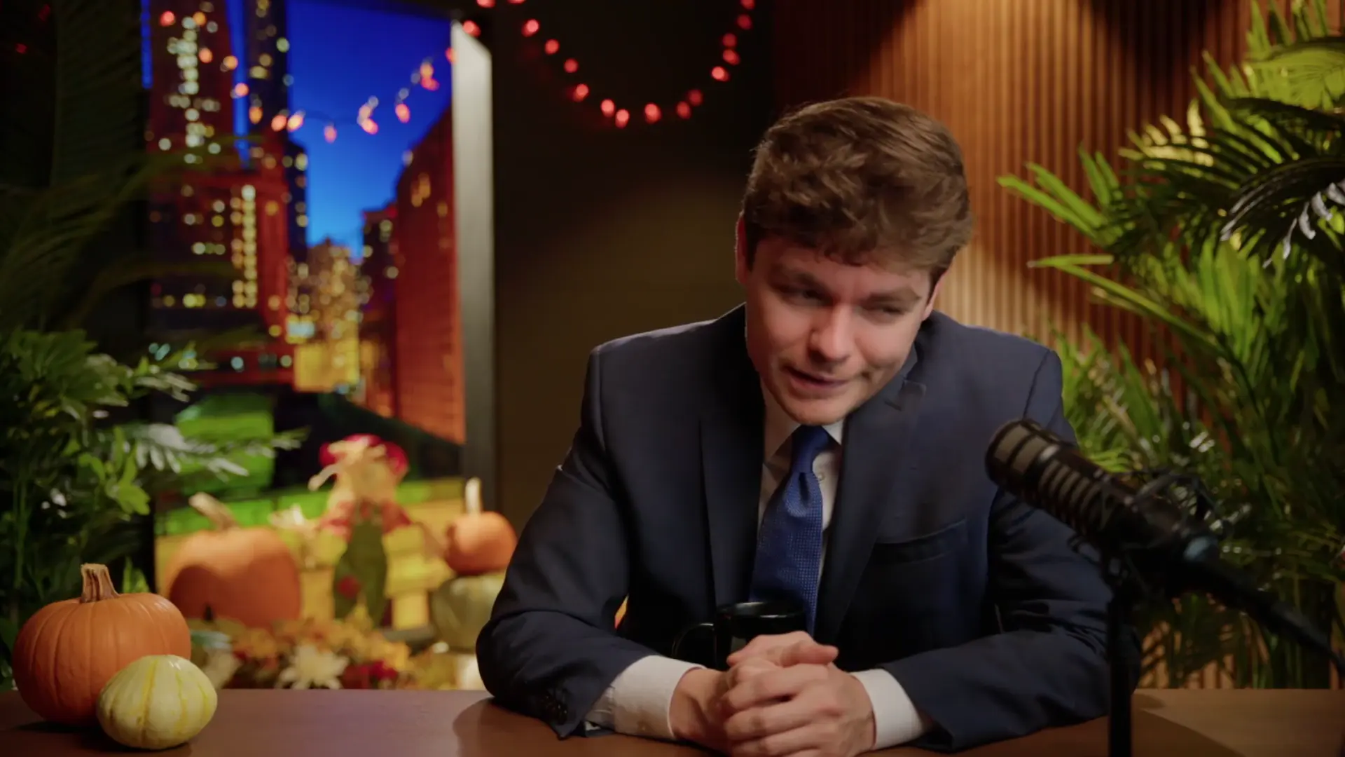 TUCKER DOUBLES DOWN??? BASED Tucker DEFENDS Heroic Groyper Leader